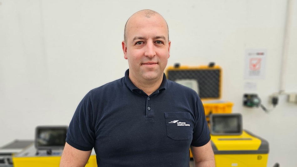 An employee of LAT.